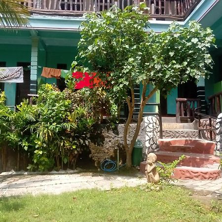 Breeze Hostel Kuta  Ngoại thất bức ảnh